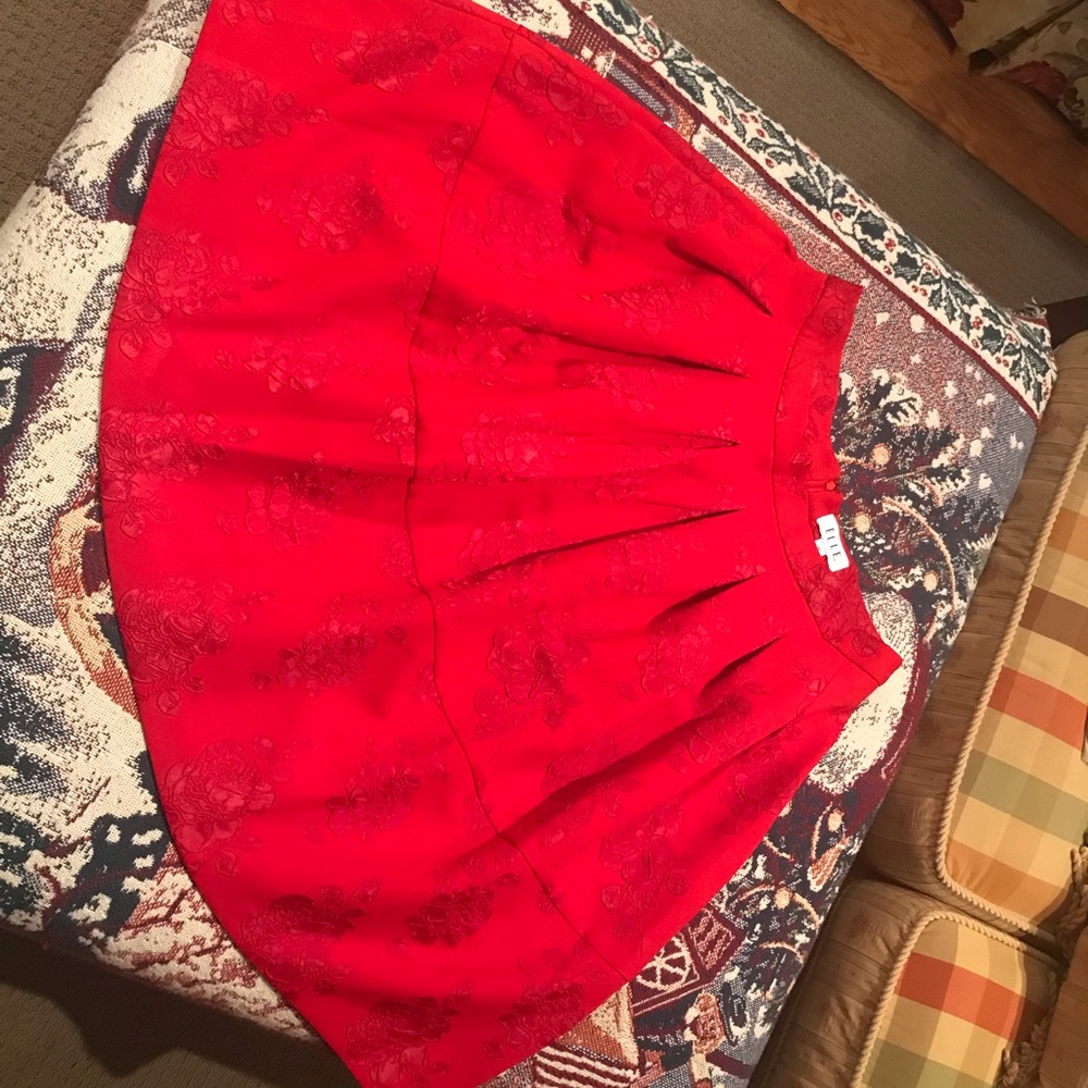Elle Red floral holiday midi skirt